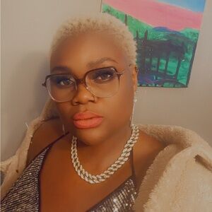 Meet your Posher, Oluwakemi